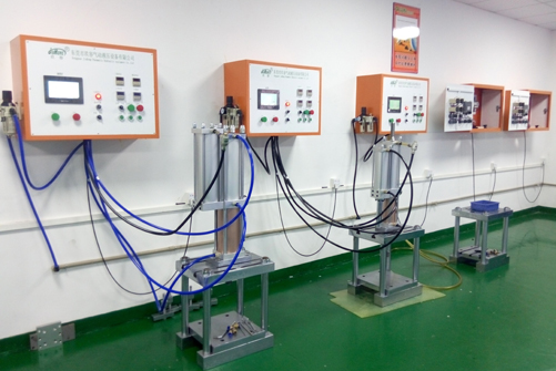 玖容增壓缸成品、氣動(dòng)設(shè)備測試車間