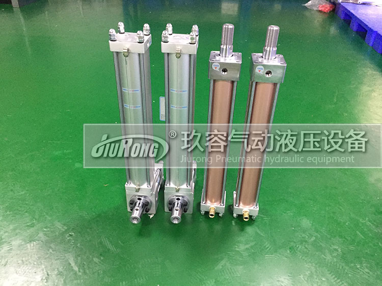 2臺預(yù)壓式油氣缸分離式氣液增壓器