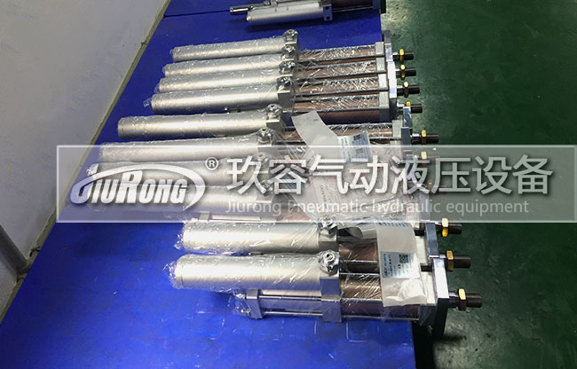 10臺可任意角度安裝氣液增壓缸產(chǎn)品側(cè)面圖